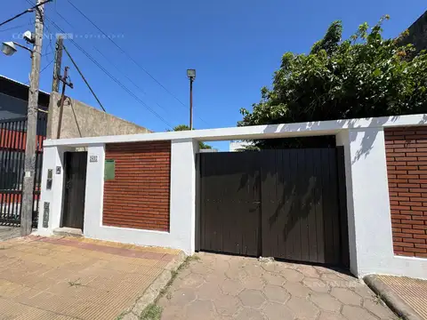 Casa  en venta de 2 dormitorios en Los Hornos