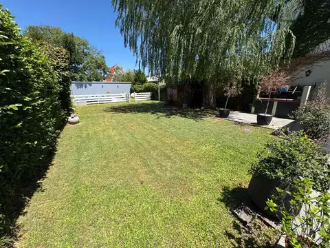 Casa en Venta con 2 cocheras