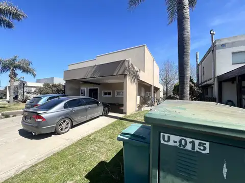 Casa en venta Cadaques (Funes Hills)