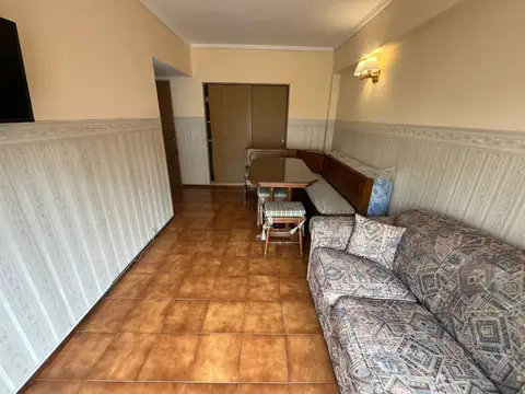 DEPARTAMENTO 2 AMBIENTES CON BALCÓN CORRIDO Y COCHERA, PASEO ALDREY/PLAZA COLÓN