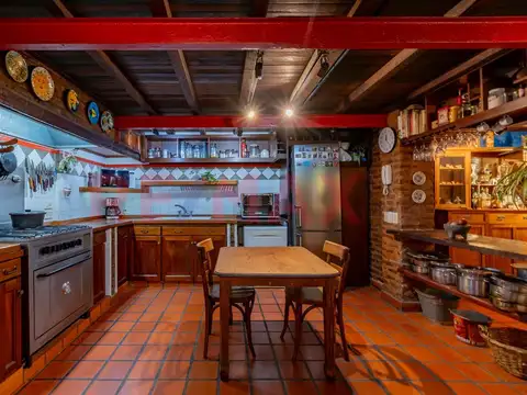 Casa 7 ambientes con 3 baños