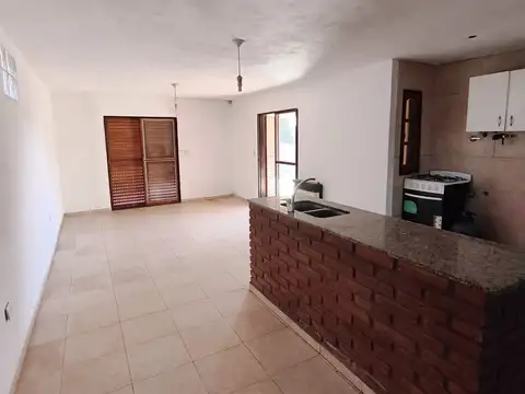 Casa 3 ambientes con 2 baños