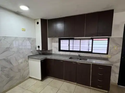 DUPLEX EN ESQUINA DE AVENIDA EN RANELAGH