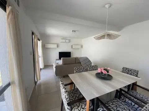 VENTA  2 DUPLEX BARRIO CERRADO CAMPO DE VUELO