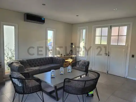 Boulevard de todos los santos 4300, Piso 0