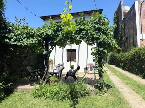 Casa 5 ambientes con 3 baños