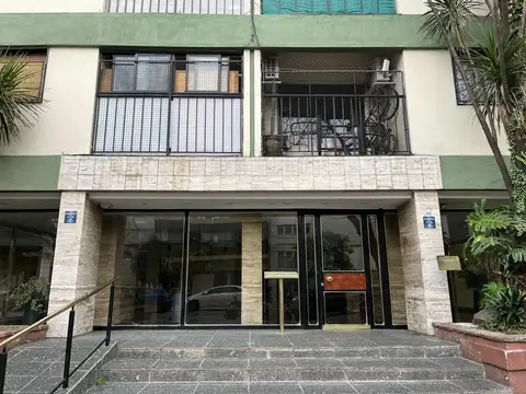 Departamento de 2 ambientes Frente en Flores Norte VENTA