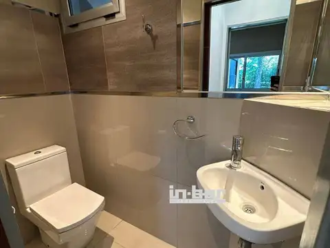 Casa - Venta - Argentina, Berazategui - Calle 63 2289