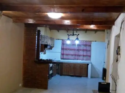 Vivienda sobre Don Pelayo 2687, Glew, Alte Brown