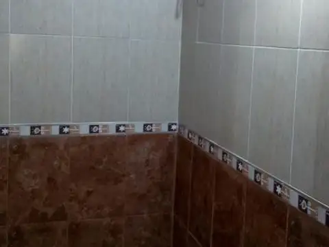 Vivienda sobre Don Pelayo 2687, Glew, Alte Brown