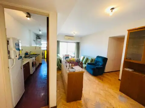 EXCELENTE 3 AMBIENTES EN CASEROS CENTRO