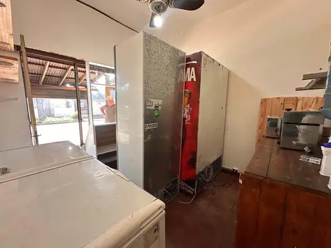 Casa 2 ambientes con 1 baño