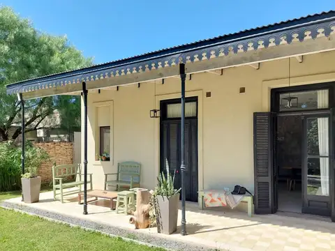 CASA EN CASCO HISTÓRICO DE ARECO.