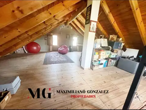 Casa en Venta con 2 cocheras