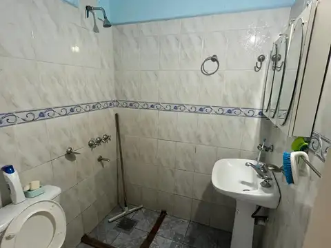VENTA PH 3 AMBIENTES CON PATIO Y ESPACIO AEREO PARACONSTRUCCION-SOBREAV.CHILAVERT - VILLA CELINA (SIN EXPENSAS)