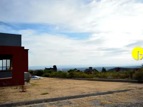 CASA EN COUNTRY LAS CASCADAS