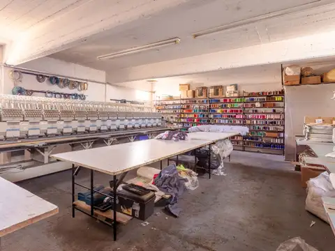 Galpon en Venta en Villa General Mitre, USD 560.000