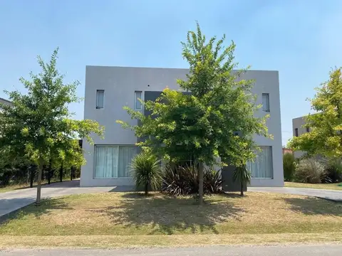 Casa en Venta en Altos De Campo Grande, USD 350.000