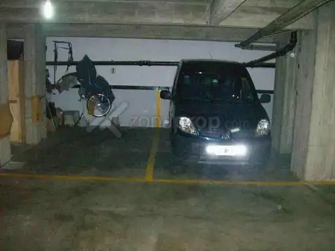 Excelente Cochera en Balvanera. Peron al 2700. Gran oportunidad