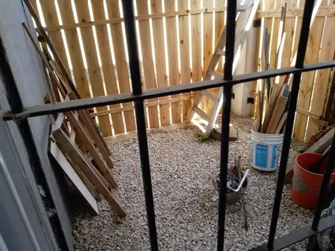 Depto Tipo Casa 2 ambientes con 1 baño