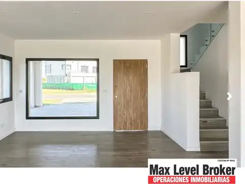 Casa 5 ambientes con 3 baños