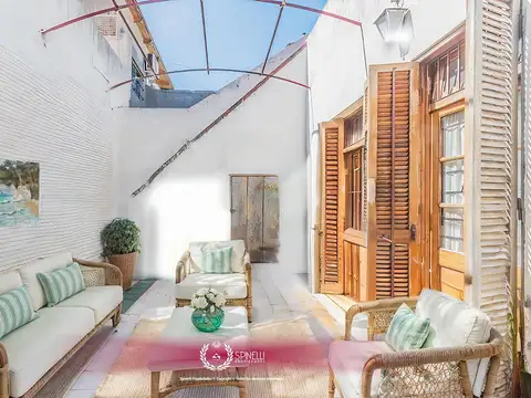 Casa 8 ambientes con 2 baños