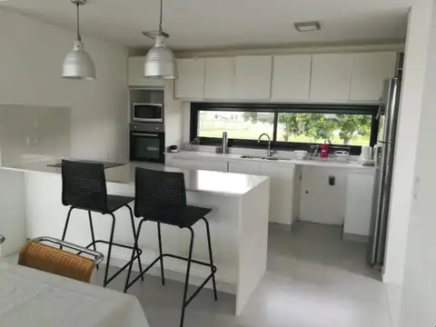 Casa en Alquiler de 3 dormitorios