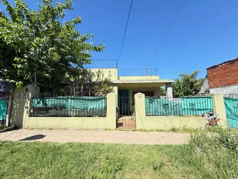 Venta de casa multifamiliar en Villa de Mayo