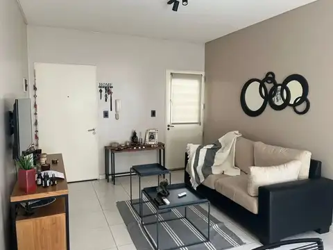 Ukrania 3100, Piso PB