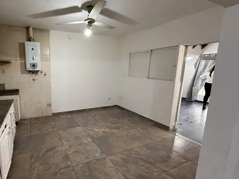 Casa 3 ambientes con 1 baño