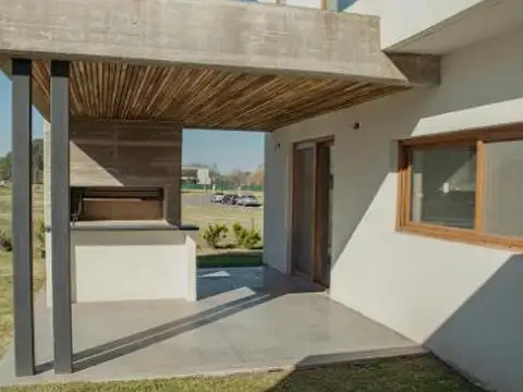 Casa en Pilara Barrio Milord Lote 870