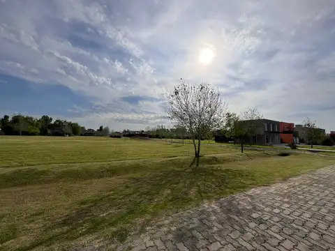 Terreno de  1.660 M2 en Barrio Lomas de Petión - Cañuelas