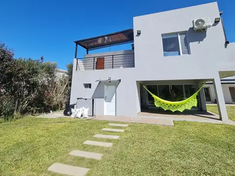 Casa Chalet  en Venta en Comarcas de Luján Santa Irene, Luján, G.B.A. Zona Oeste