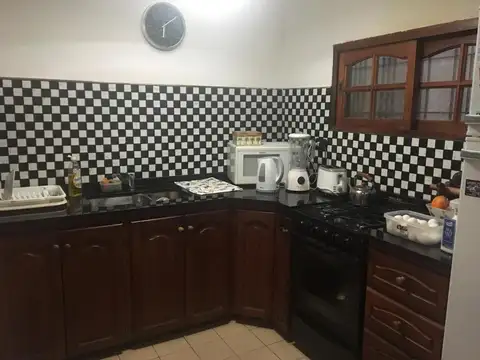 Inmejorable zona de Martinez   Casa en lote propio