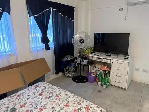 Venta departamento monoambiente divisible en Lomas de Zamora con cochera