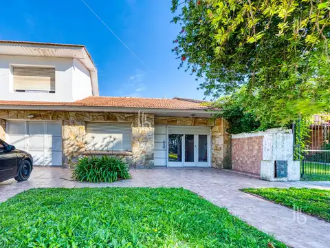 Chalet Reciclado 4 Ambientes Con Quincho Caisamar Retasado