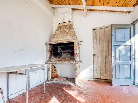 Chalet Reciclado 4 Ambientes Con Quincho Caisamar Retasado