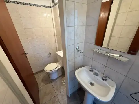 Local en Alquiler en Parque Chacabuco, $ 2.500.000