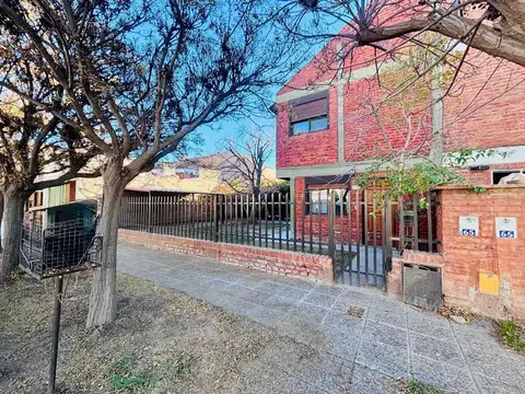 Casa duplex 3 dormitorios en Venta - Cipolletti - Rio Negro