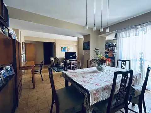 Departamento 5 ambientes con 2 baños