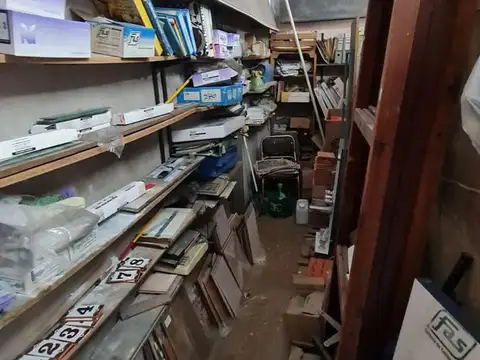 Local en Jose León Suarez