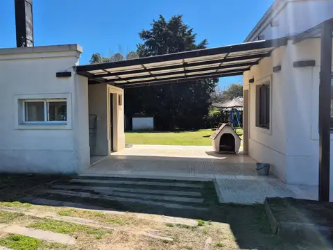 Casa en Venta con 3 cocheras
