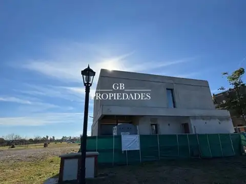 Casa en Venta en Pilar Del Este - Santa Sofia, USD 272.000