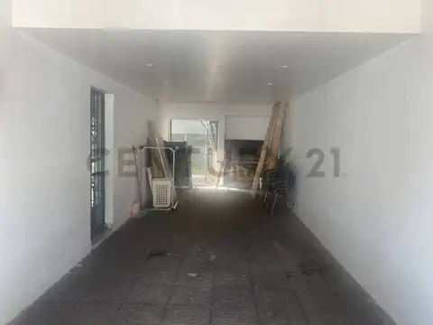 Casa 6 ambientes con 1 baño