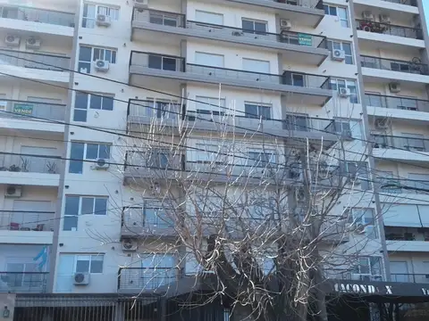 DEPARTAMENTOS DE DOS AMBIENTES, EN QUILMES ESTE. EDIFICIO CON SUM, PILETA Y GYM.