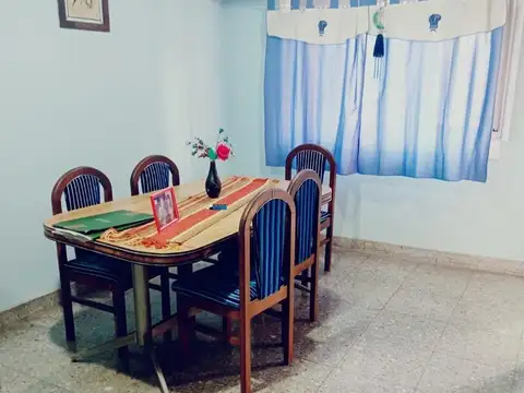 Depto Tipo Casa 4 ambientes con 1 baño