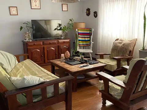 Venta De Casa De 5 Ambientes En Bella Vista