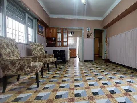 VENTA CASA OPORTUNIDAD QUILMES -3 AMBIENTES/GALPÓN AL FONDO