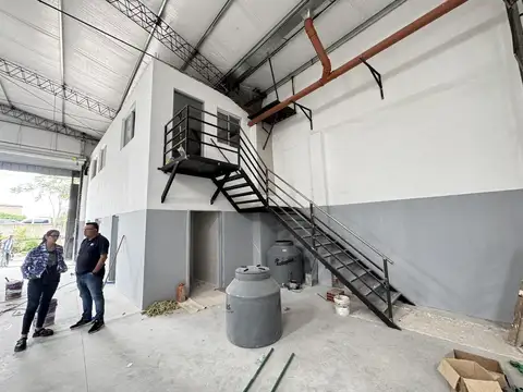 Galpon en Alquiler 27  mts Fondo