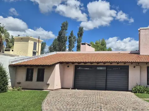 Casa en Alquiler de 5 dormitorios